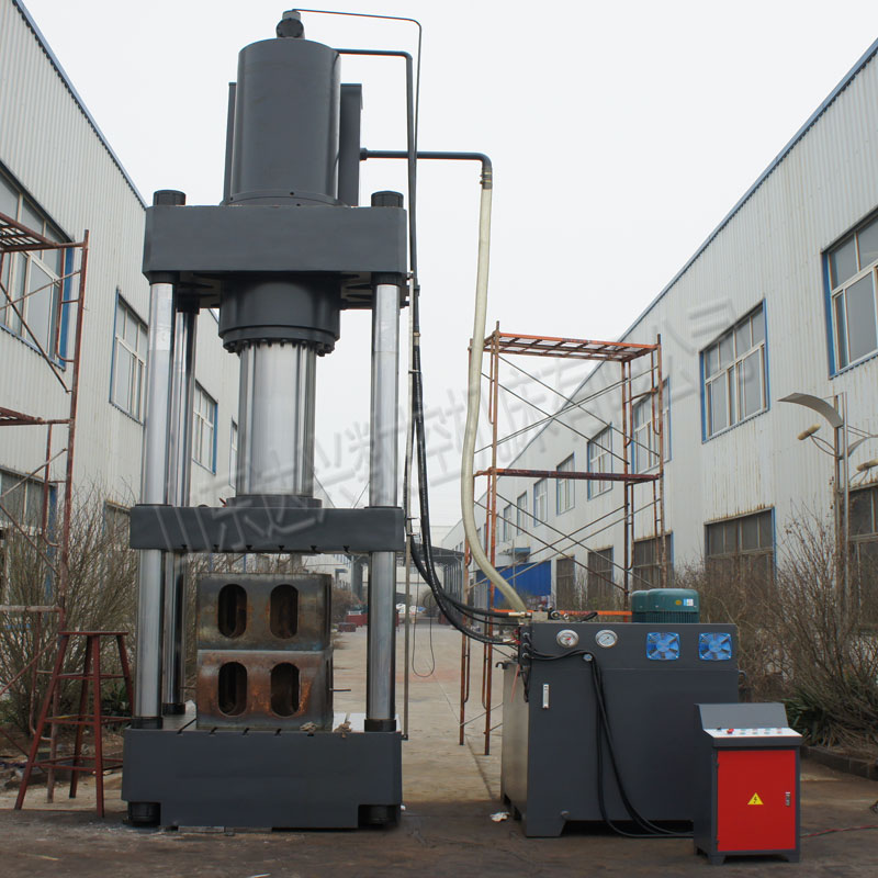 河北客戶定制大行程630噸四柱液壓機